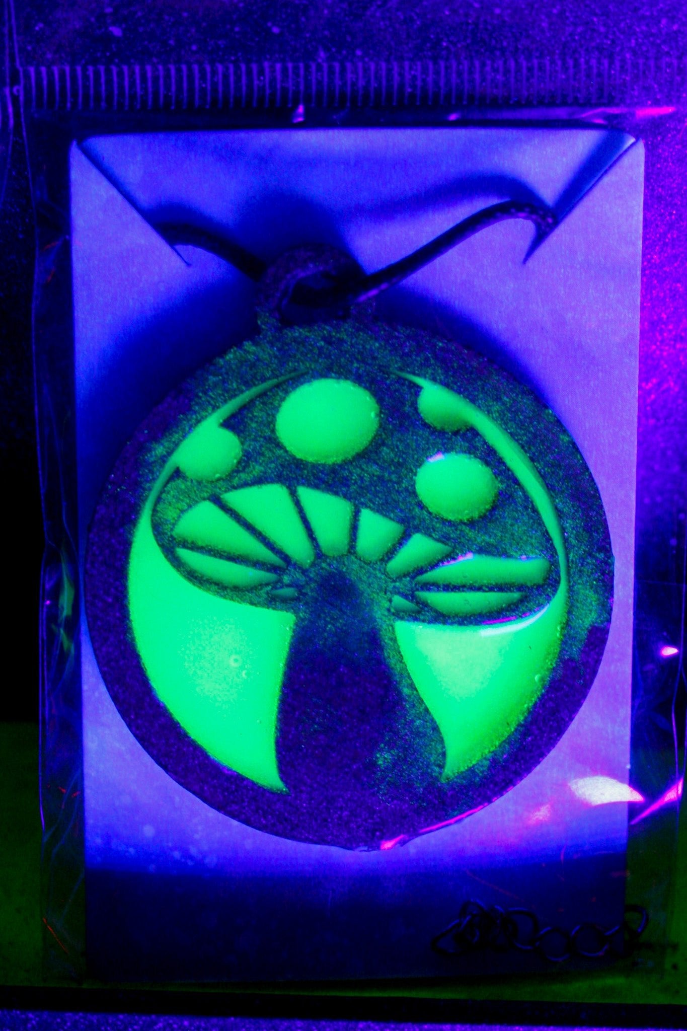 Green Glow In The Dark Pendants - Pour Hippy Drip - The Pour Hippy